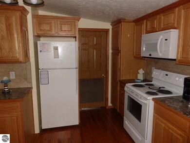 3981 W Wayward Ct, Baldwin, MI 49304 - photo 4