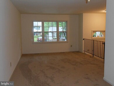 7711 Newington Forest Ave, Springfield, VA 22153 - photo 6