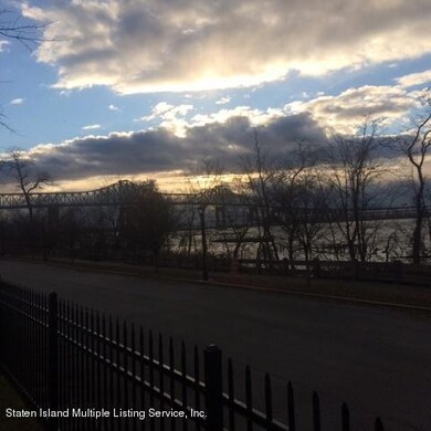 22 Pilot Ln, Staten Island, NY 10309 - photo 2