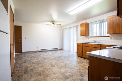 703 705 138th St S, Tacoma, WA 98444 - photo 2