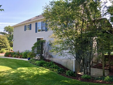 858 Bluff Creek DR