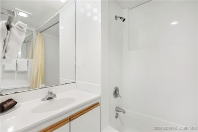 24 Tree Top Dr unit 2, Village of Four Seasons, MO 65049 - photo 7