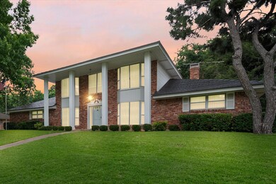 912 Overhill Dr, Bedford, TX 76022 - photo 2