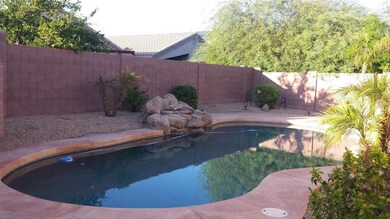 POOL has Water Feature