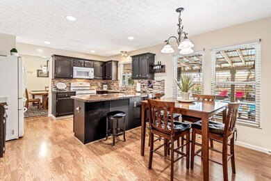 606 Shadewood Court-8.jpg-SMALL