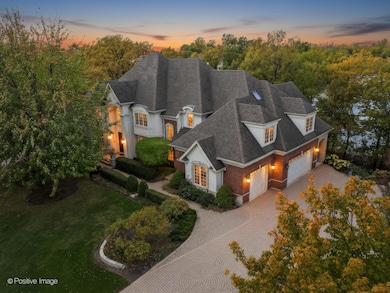 817 Lakeview Ln, Burr Ridge, IL 60527 - photo 2