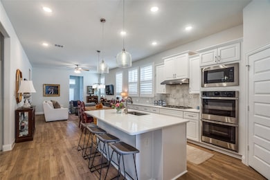 Double ovens in the kitchen are an upgrade