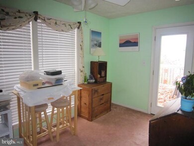 11995 Cardamom Dr unit 11995, Woodbridge, VA 22192 - photo 2