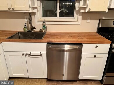 1213 Saint Andrews Way, Baltimore, MD 21239 - photo 7