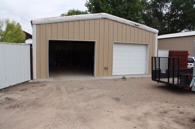 611 S Jefferson St, Hugoton, KS 67951 - photo 6