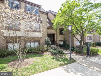 1670 Parkcrest Cir unit 200, Reston, VA 20190 - photo 2