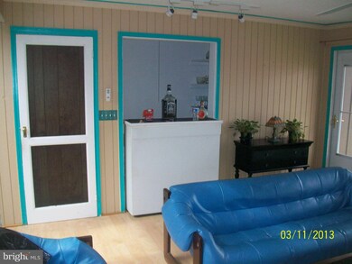 6604 Karlson Ct, Hyattsville, MD 20783 - photo 7