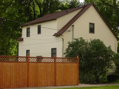 side view/fence