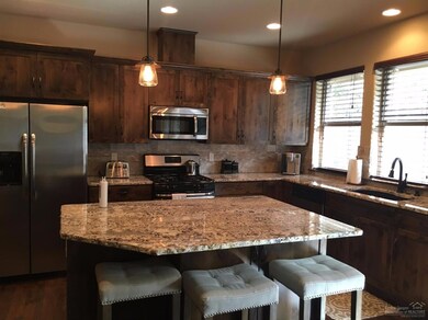 17235 Bakersfield Rd, Bend, OR 97707 - photo 3