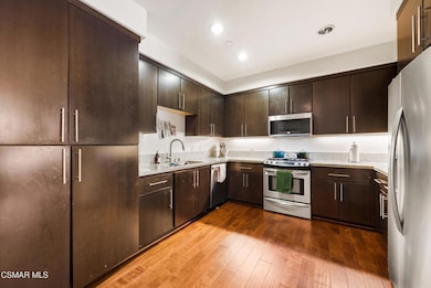 10878 Bloomfield St unit 107, Toluca Lake, CA 91602 - photo 6