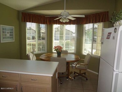 10862-Breakfast Area