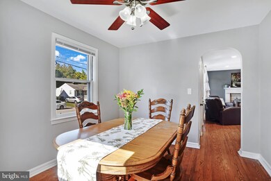 261 Carvel Rd, Pasadena, MD 21122 - photo 4