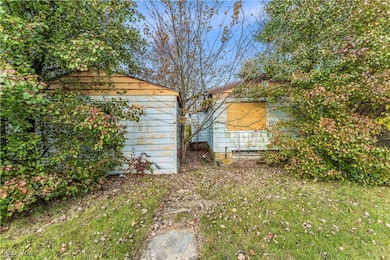 View of side of home