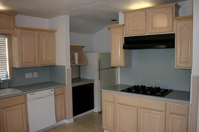 112 Melbourne St, Houston, TX 77022 - photo 6