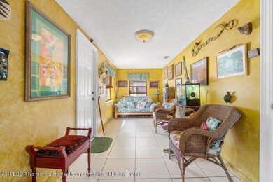 2 006-Front Room-SMALL