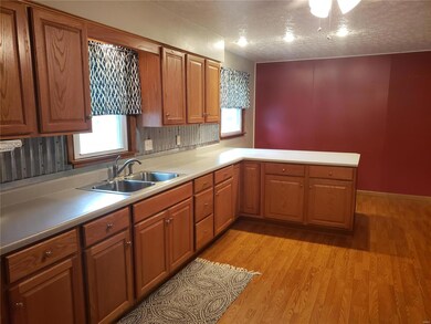 216 Willow Dr, Collinsville, IL 62234 - photo 4