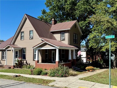 624 Center St, Latrobe, PA 15650 - photo 6