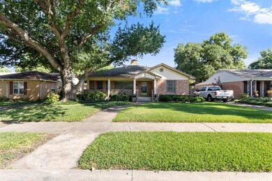 6245 Ravendale Ln, Dallas, TX 75214 - photo 2