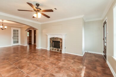 227 Fichter St, Houston, TX 77022 - photo 5