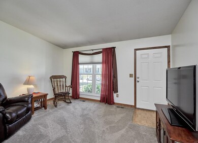 1317 Manuka Dr, O Fallon, MO 63366 - photo 2