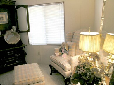 1108 Maple Dr, Enumclaw, WA 98022 - photo 4