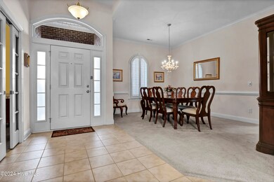 Entrance / dining room