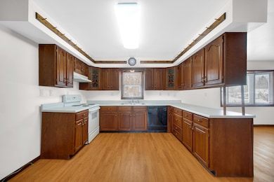 2002 Crockett Ave, Valparaiso, IN 46383 - photo 7