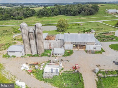 2077 Compass Rd, Honey Brook, PA 19344 - photo 3