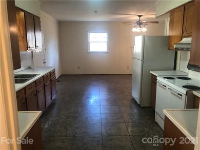 330 Harrill St, Statesville, NC 28677 - photo 2