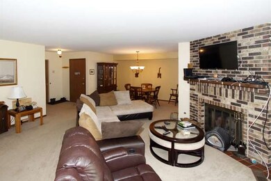 unlisted-address, Schaumburg, IL 60193 - photo 3