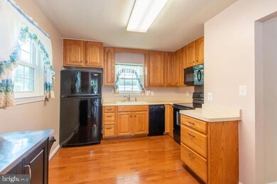 23076 Town Creek Dr, Lexington Park, MD 20653 - photo 5