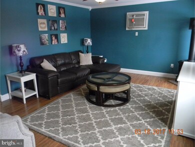 422 N Main St, Sellersville, PA 18960 - photo 4