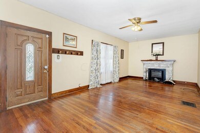 2-LivingRoom