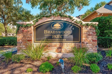 2255 Braeswood Park Dr unit 294, Houston, TX 77030 - photo 2
