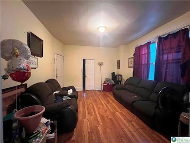 1st Fl Unit - Living Rm