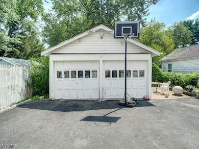 73 S Maple Ave, Springfield, NJ 07081 - photo 4