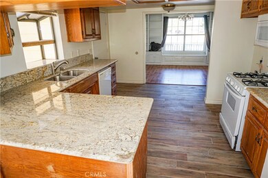 14253 Brentwood Dr, Victorville, CA 92395 - photo 7