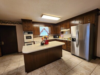 109 Taylor Cir, Fitzgerald, GA 31750 - photo 6