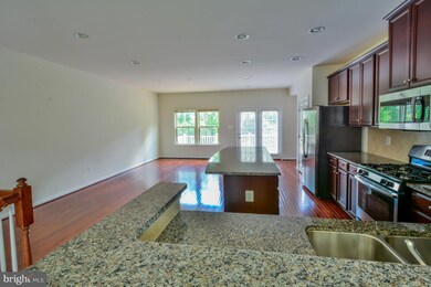 7213 Winding Hills Dr, Hanover, MD 21076 - photo 3