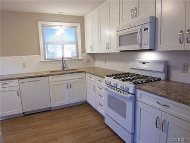 All New Kitchen, 5 burner Gas Stove, Granite Counters, Soft Close Cabinets & Drawers, All New Appliances!