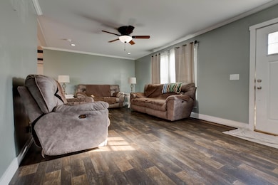 1754 Bedford Rd, Jeffersonville, KY 40337 - photo 4