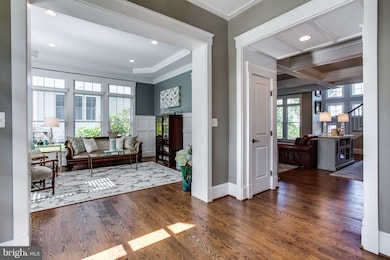 502 Valley Dr SE, Vienna, VA 22180 - photo 6