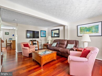 1547 Twisted Oak Dr, Reston, VA 20194 - photo 6