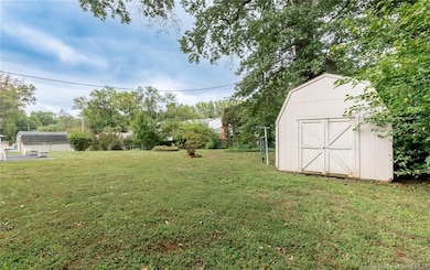 83 Forest Dr, Jeffersonville, IN 47130 - photo 7