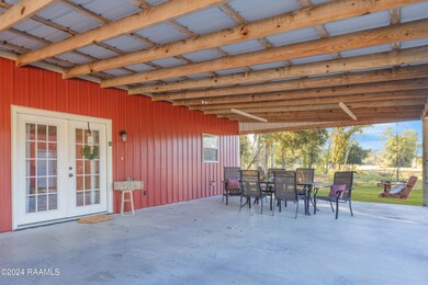 2300 S Fieldspan-back patio
